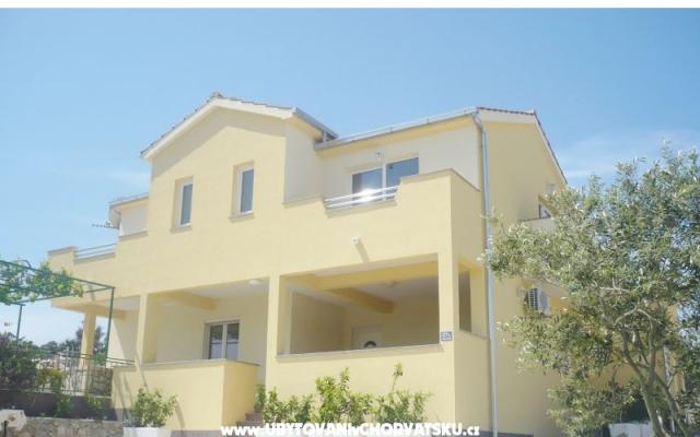 Apartmani Ivana – Accommodation Marina - Trogir Kroatië