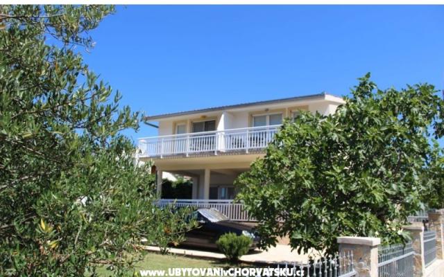 Apartmani Vila  – Accommodation Marina - Trogir Kroatië