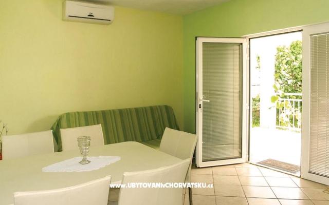Karabatić Joško Apartments – Accommodation Marina - Trogir Kroatië