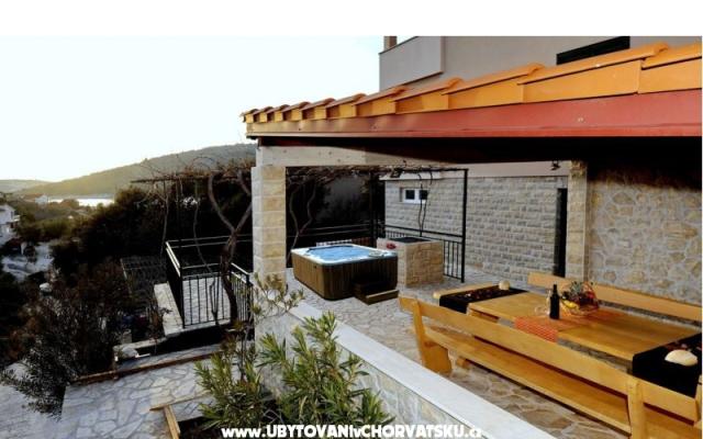 Kuća za odmor - Mirna vala – Accommodation Marina - Trogir Kroatië