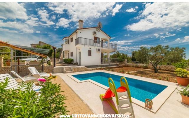 Apartmani Vila Nena with pool – Accommodation Marina - Trogir Kroatië