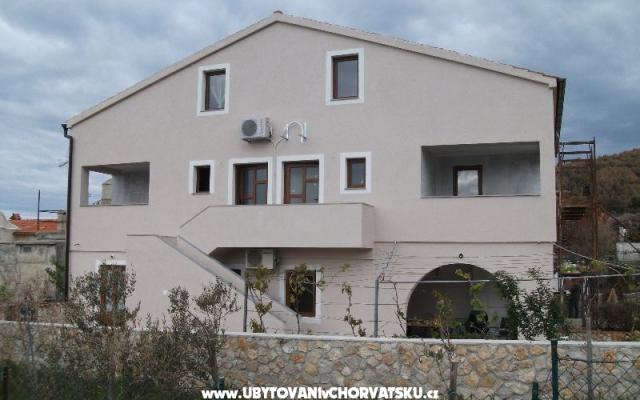 Apartman more – Accommodation Martinscica Kroatië
