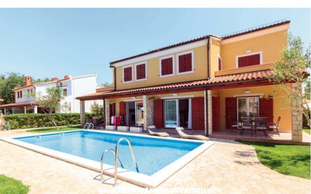 Apartment Oliva D1 with pool – Accommodation Medulin Kroatië