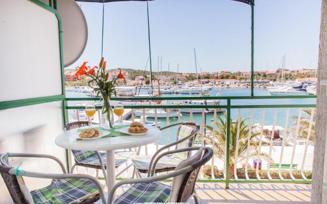 Apartmani Lapov – Accommodation Island of Murter Kroatië