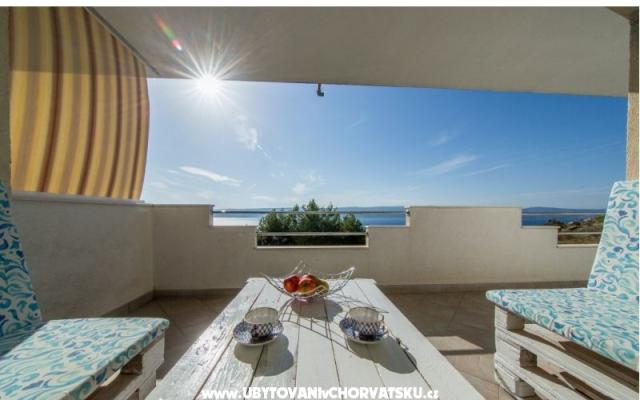 Apartmani  LUNI – Accommodation Omis Kroatië