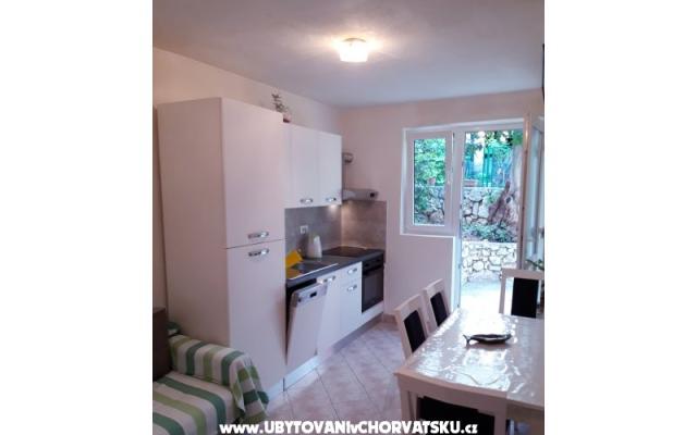Apartmani Karolina – Accommodation Omis Kroatië