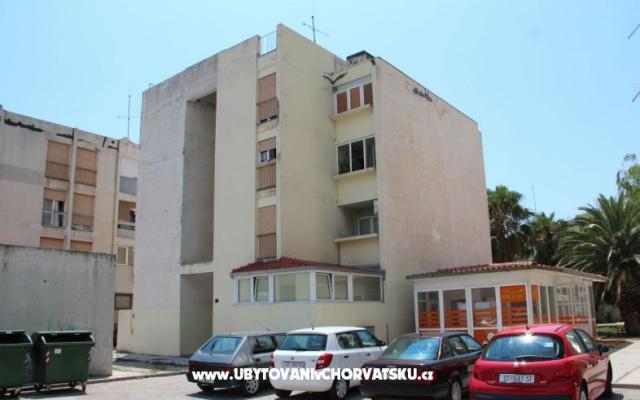 Apartmani Roza – Accommodation Omis Kroatië
