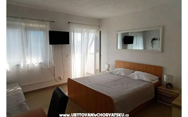 Apartments Monika – Accommodation Omis Kroatië