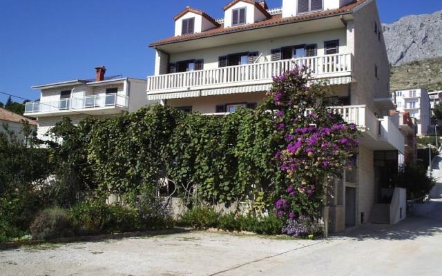 Kuća Mandalinić – Accommodation Omis Kroatië
