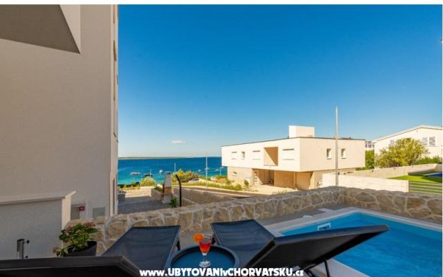 Dolphin view + pool by the beach – Accommodation Island of Pag Kroatië
