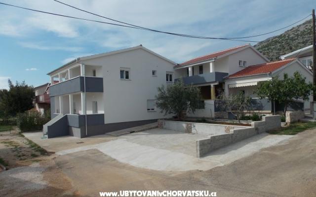 Apartmani Antonija – Accommodation Starigrad Paklenica Kroatië