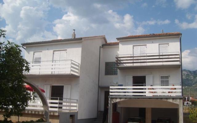 Apartmani Barun – Accommodation Starigrad Paklenica Kroatië