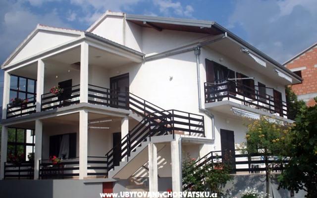 Apartmani vesela – Accommodation Starigrad Paklenica Kroatië