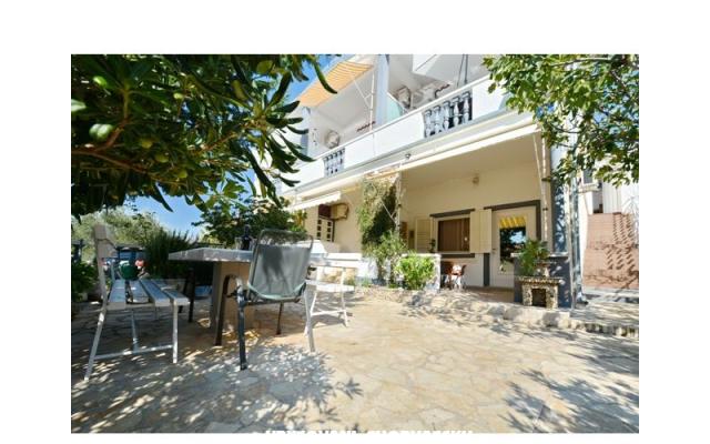 Aurora Apartmani – Accommodation Starigrad Paklenica Kroatië