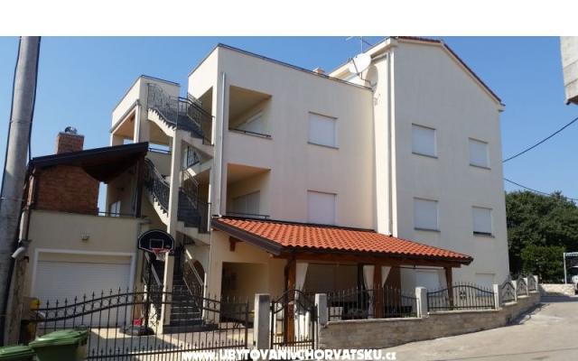 Apartmani Barbara – Accommodation Pakostane Kroatië