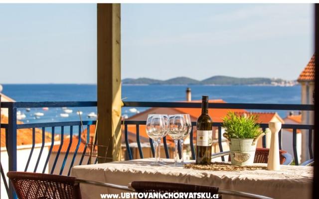 Apartmani Ino – Accommodation Pakostane Kroatië