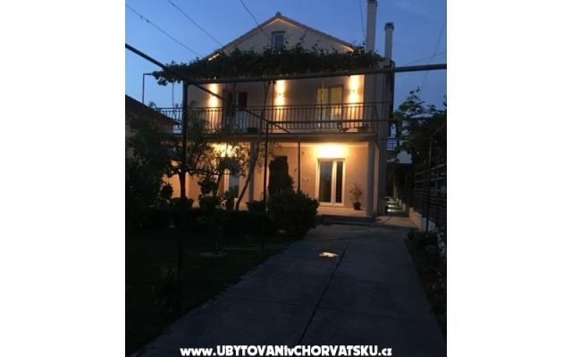 Apartmani Jasa  – Accommodation Pakostane Kroatië