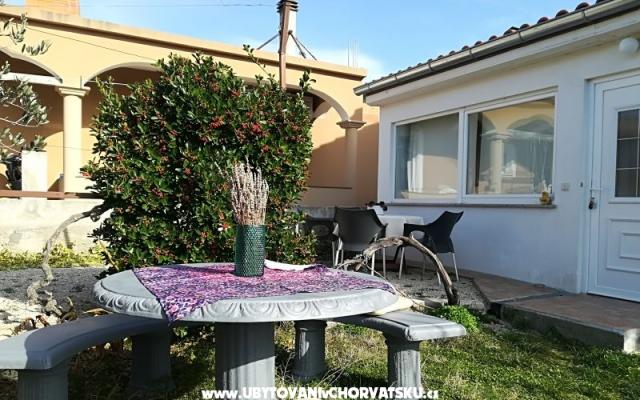 Apartments Kristina – Accommodation Pakostane Kroatië