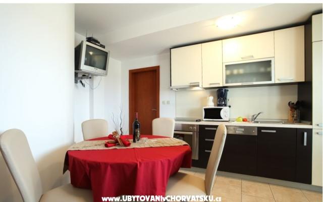 Pakoštane Apartmani Di-Ana – Accommodation Pakostane Kroatië