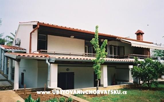 Apartmani Mandaric – Accommodation Petrcane Kroatië