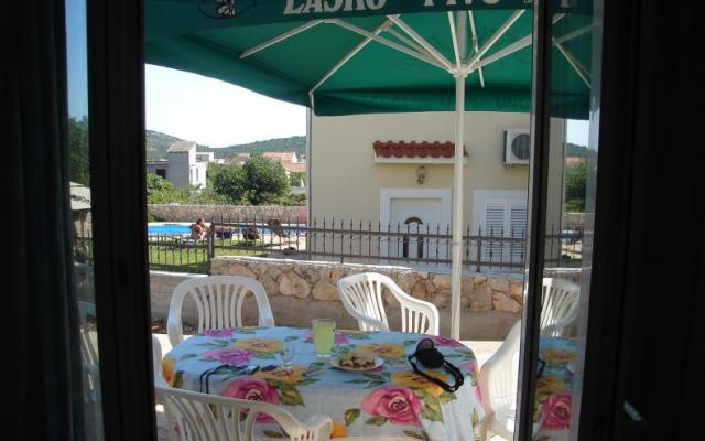 Apartman Holiday House Studeny – Accommodation Pirovac Kroatië