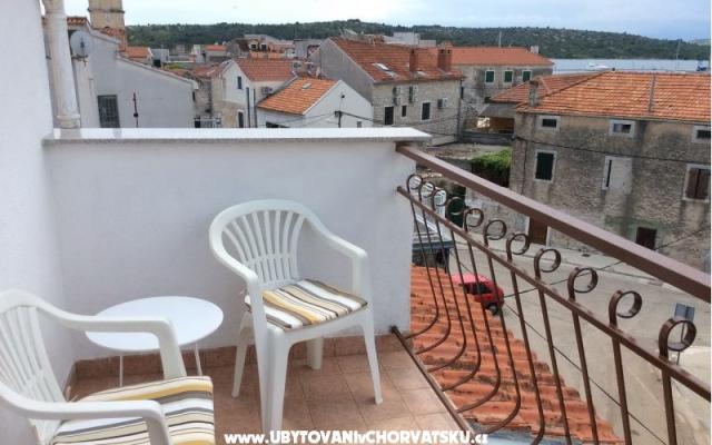 Apartmani more – Accommodation Pirovac Kroatië