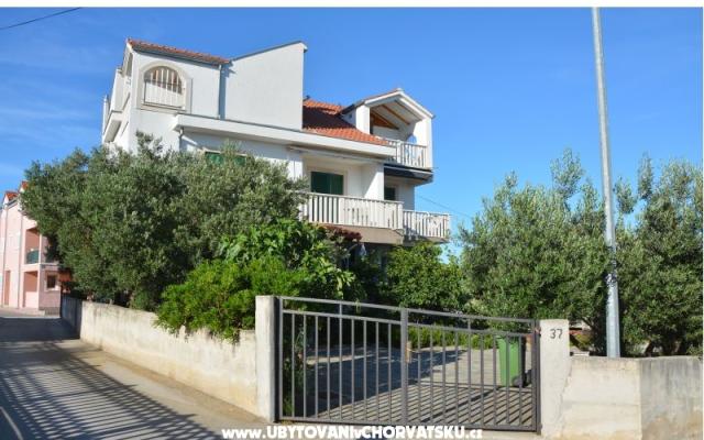 Apartmani Biserka – Accommodation Pirovac Kroatië