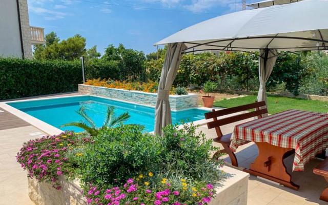 Apartments Lemon Garden with pool – Accommodation Podstrana Kroatië