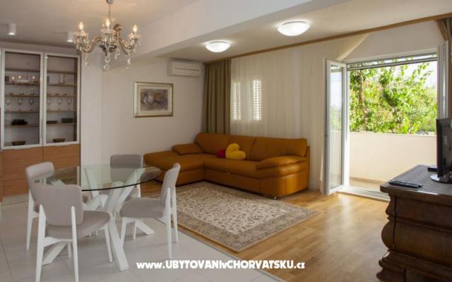 Spartium – Accommodation Podstrana Kroatië