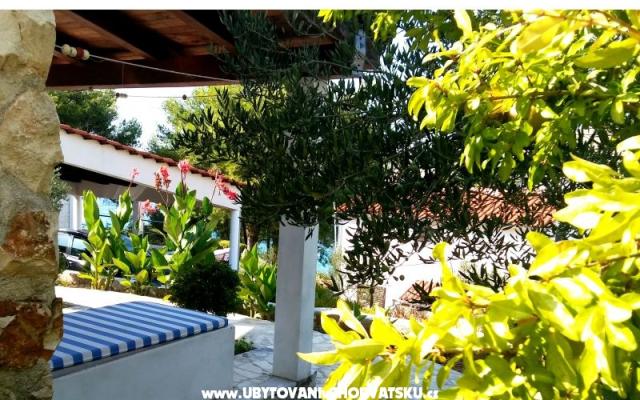 Apartmani Gjardini *** – Accommodation Primosten Kroatië