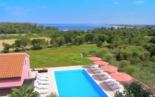 Apartments with pool Jadranka – Accommodation Pula Kroatië