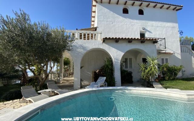 Villa Agata with pool &amp; sauna – Accommodation Island of Rab Kroatië