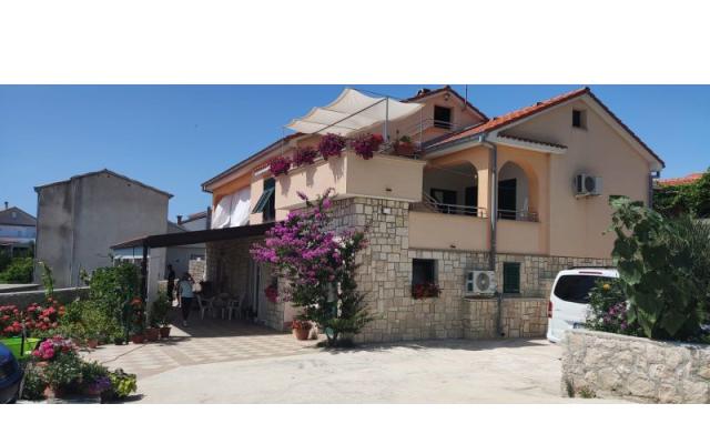Apartman Lemi – Accommodation Razanac Kroatië