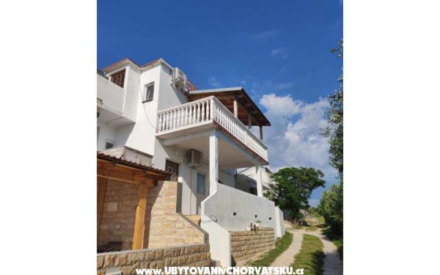 Apartmani Zrinka – Accommodation Razanac Kroatië
