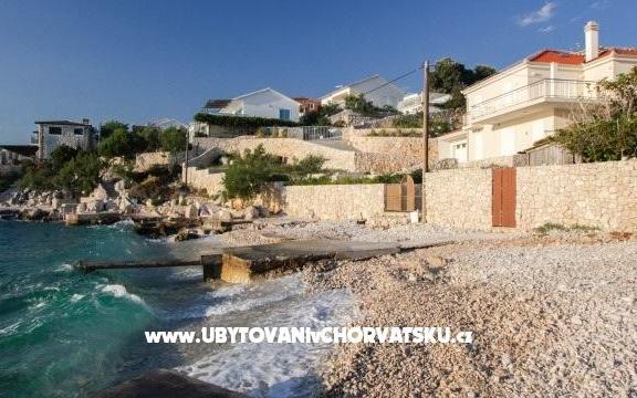 Apartman Dude – Accommodation Rogoznica Kroatië