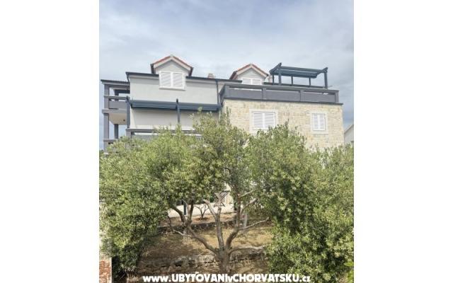 Apartmani Leona Rogoznica – Accommodation Rogoznica Kroatië