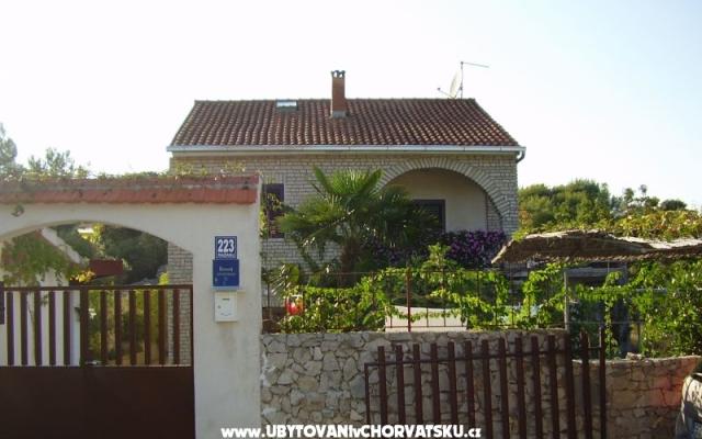 Apartmani Radmila – Accommodation Rogoznica Kroatië
