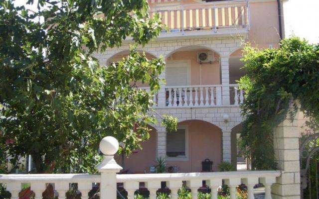 Apartments Knezevic – Accommodation Rogoznica Kroatië