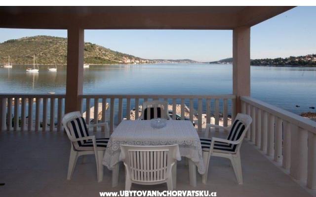 Beach apartments Rogoznica – Accommodation Rogoznica Kroatië