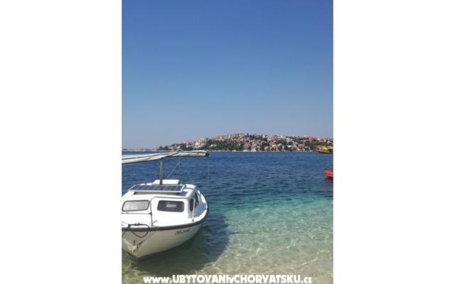 Kuća na plaži – Accommodation Rogoznica Kroatië