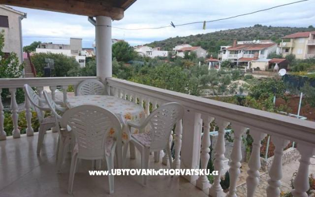 Kuća Lucija – Accommodation Rogoznica Kroatië
