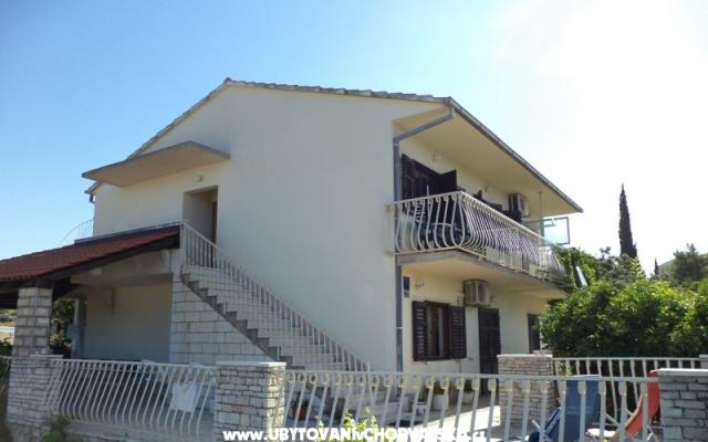 Apartmani Blagaić Zlatko – Accommodation Island of Solta Kroatië