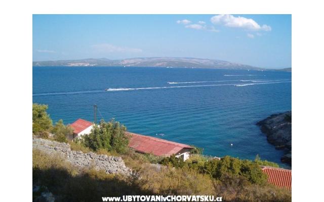 Apartmani Maja – Accommodation Island of Solta Kroatië