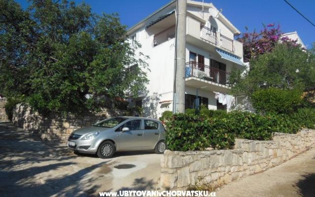 Apartmani Petra – Accommodation Island of Solta Kroatië