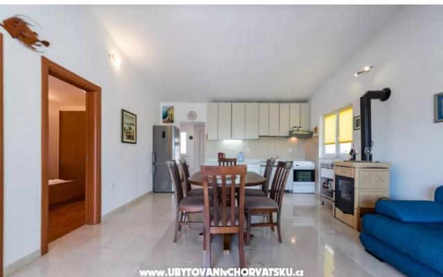 Apartments Anka – Accommodation Island of Solta Kroatië