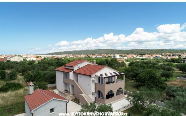 Apartmani J – Accommodation Sukosan Kroatië