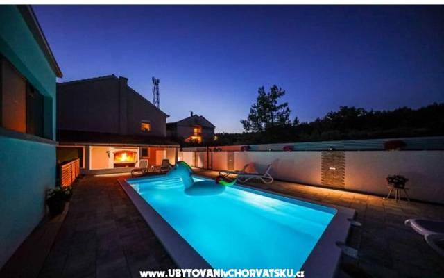 Apartment ANAI with private  pool – Accommodation Sukosan Kroatië