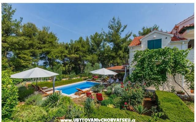 Villa Kamenica – Accommodation Supetar – Brac Kroatië