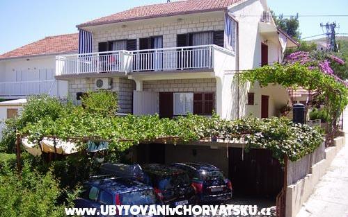 Apartmani Borna – Accommodation Trogir Kroatië