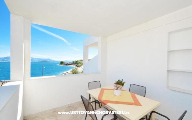 Apartment Petra Arbanija – Accommodation Trogir Kroatië
